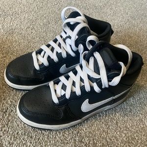 Dunk High "Championship Navy" sneakers size 1 kids (Nike)